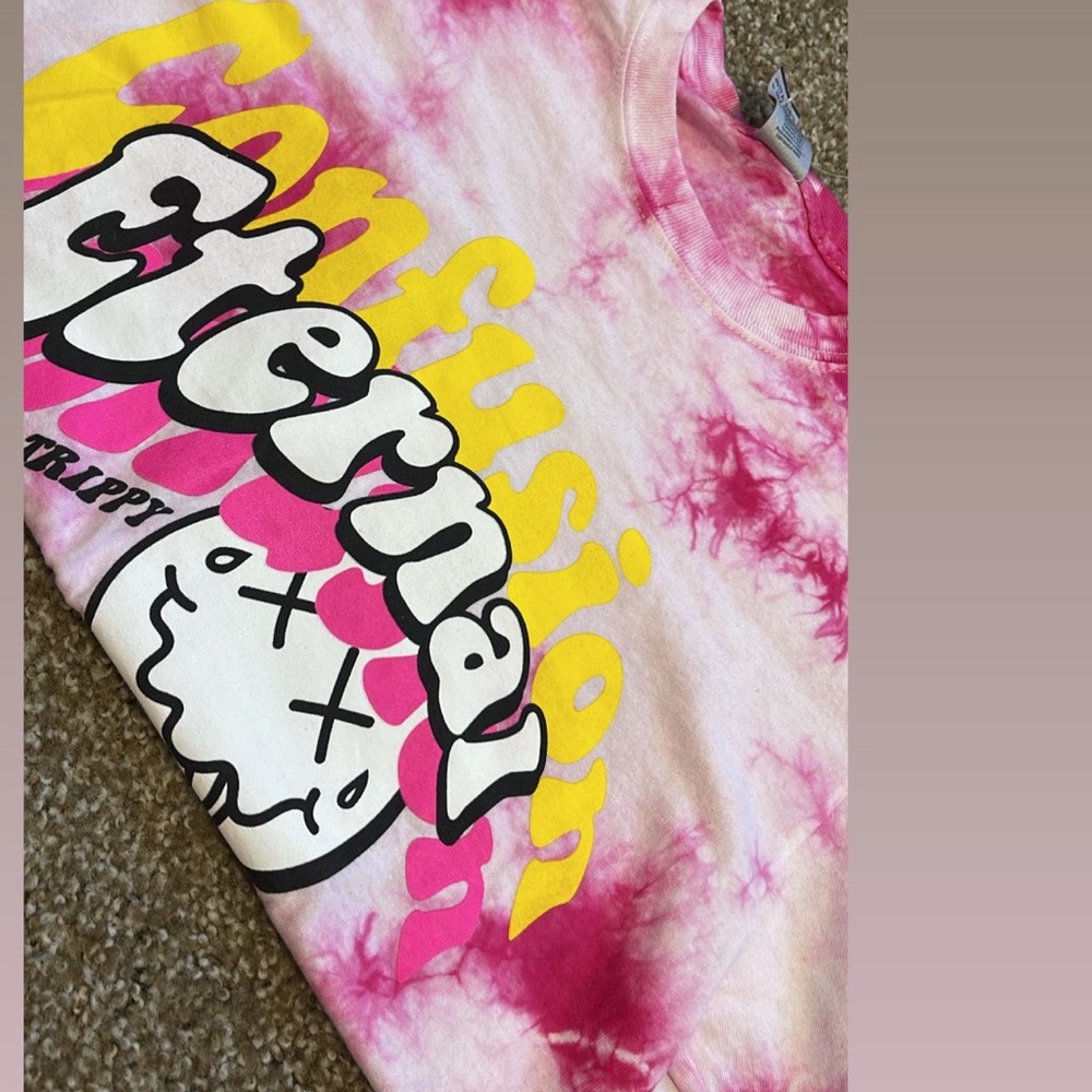 graphic tee